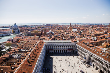 Obraz premium high angle view of Piazza San Marco and ancient buildings in Venice, Italy