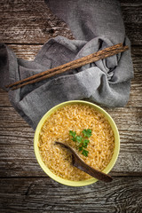 Instant noodles with spicy spices.