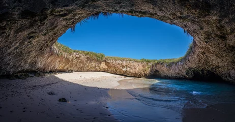 Fototapeten Hidden beach in the Marietas Islands at the mexican Pacific © Gabriel O.