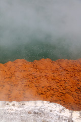 Champagne Pool im Waiotapu-Nationalpark. Rotorua. Neuseeland