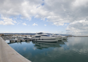 Fototapeta premium Harbor With Cloudy Sky by Morning