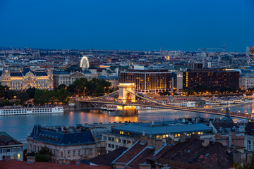 Obraz premium Chain bridge on Danube river in Budapest, Hungary.