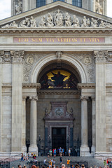 Obraz premium St. Stephen's Basilica church in Budapest, Hungary.