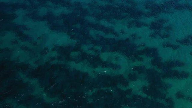 Vue surprise de la mer et des montagnes corses