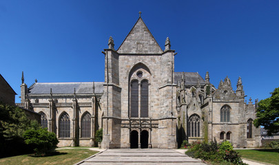 Fototapeta na wymiar Gothic Saint Malo church with its southern facade and transept in the old town of Dinan, Bretagne in France
