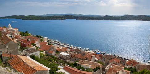 Fototapeta na wymiar Vistas de la ciudad de Sibenik desde la fortaleza de San Miguel en Croacia, verano de 2019