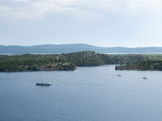 Fototapeta na wymiar Vistas del paisaje de Sibenik desde la fortaleza de San Miguel en Croacia, verano de 2019