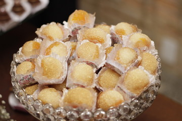 Doce ddenominado beijinho