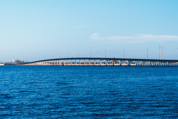 Obraz premium Bridge over the peace river at Punta Gorda and Port Charlotte