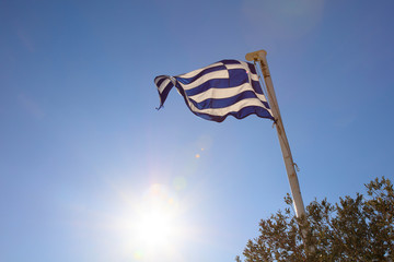 たなびくギリシャ国旗