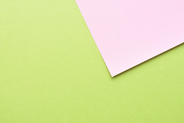 ピンクと黄緑色の紙