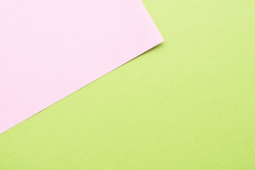 ピンクと黄緑色の紙