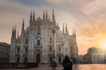 Fototapeta premium Miasto Mediolan o wschodzie słońca, Włochy. Milan Duomo w centrum miasta