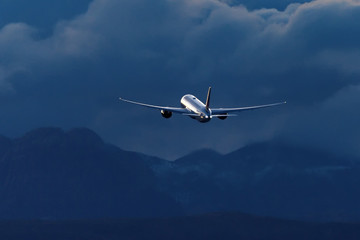 787 evening take-off