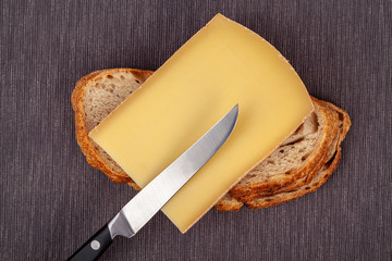 french cow's milk cheese called comté