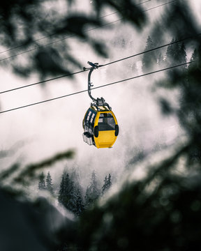 Gondelfahrt im schweitzer Skigebiet