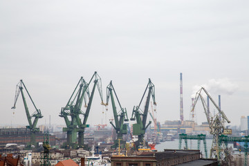 Fototapeta na wymiar Żurawie portowe Gdańsk