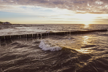 Waves in Ustronie Morskie © RegnumInvictum