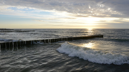 Waves in Ustronie Morskie © RegnumInvictum