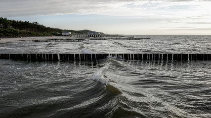 Waves in Ustronie Morskie © RegnumInvictum