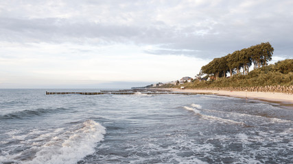 Waves in Ustronie Morskie © RegnumInvictum