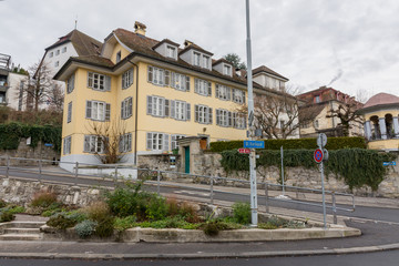 Fototapeta na wymiar old houses in the city of lucerne