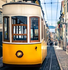 Fotobehang Lisbon's Gloria funicular connects downtown with Bairro Alto. © johansilkjaer