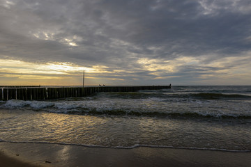 Waves in Ustronie Morskie © RegnumInvictum