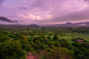 Landschaftsbilder aus dem Nationalpark Tsavo Ost Tsavo West und Amboseli