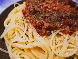たっぷりのミートソーススパゲティ