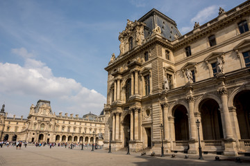 Fototapeta na wymiar museum building in paris france