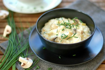 Creamy risotto with mushroom and chives