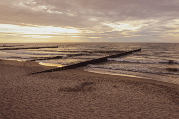 Waves in Ustronie Morskie © RegnumInvictum