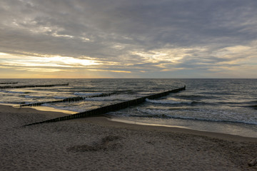 Waves in Ustronie Morskie © RegnumInvictum