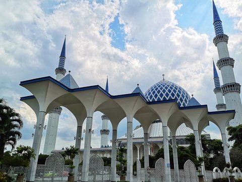 Blue Shah Alam Mosque In Kuala Lumpur