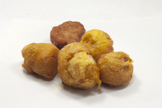frittelle ripiene di crema dolci tradizionali di carnevale