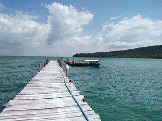 Fotobehang pier on the lake © essam