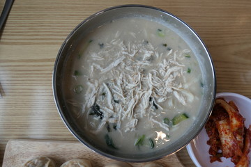 닭칼국수