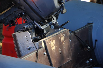 Increasing the transom height with handmade mechanical lift, adjusting the position of inflatable PVC boat outboard motor clamp