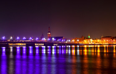Fototapeta na wymiar the city at night