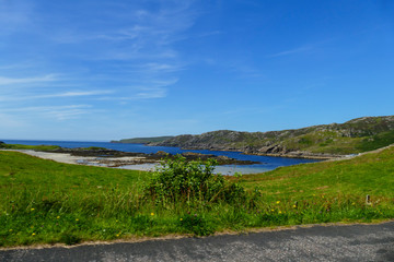 Blick über die Scourie Bucht  in Schottland, in der Nähe von Ullapool