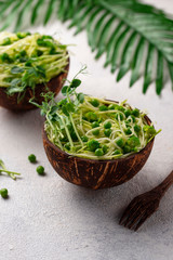 Zucchini pasta with green peas
