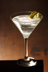 Casino Royale, classic drink with gin and lemon zest