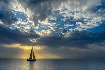 Velero el amanecer © juanmaespinosa