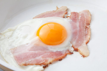 ベーコンエッグ