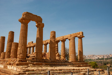 Obraz na płótnie Canvas Griechischer Tempel nahe Agrigento auf italienischer Insel Sizilien