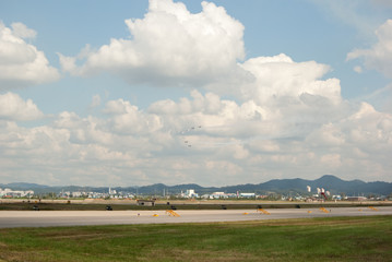 Fototapeta na wymiar Exciting Air-Show in the airport