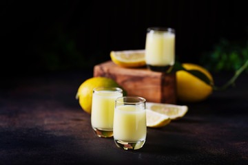 Liquore with lemon and cream