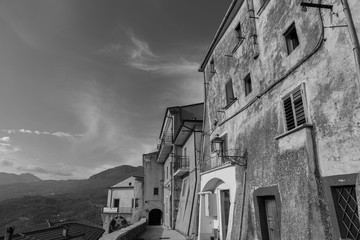 Scapoli, Isernia. Is an Italian town of 663 inhabitants in the province of Isernia in Molise. ...