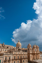 Fototapeta na wymiar Blick auf die Kathedrale von Noto auf der italienischen Insel Sizilien
